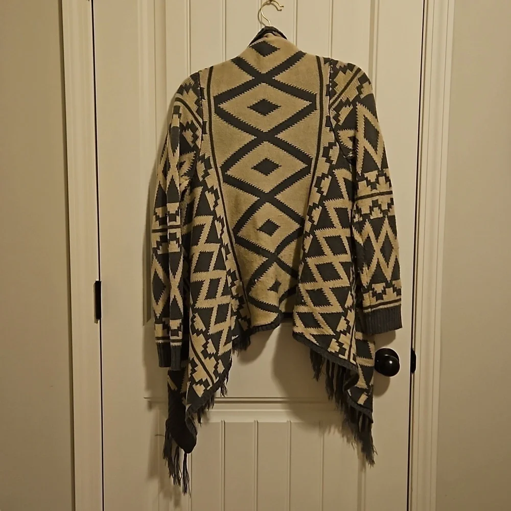Aztec Print Knit Cardigan Size Large Grey and Beige
